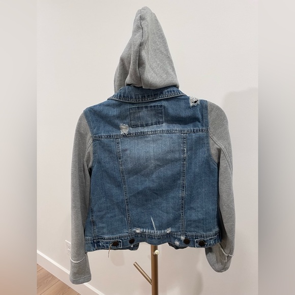 Rue21. Distressed. Med - Picture 2 of 2